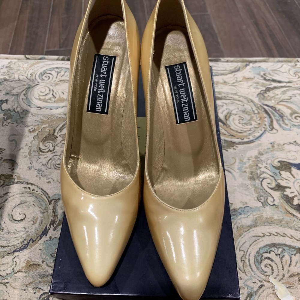 Vtg Stuart Weitzman Bisque Patent Stilettos Sz 9M